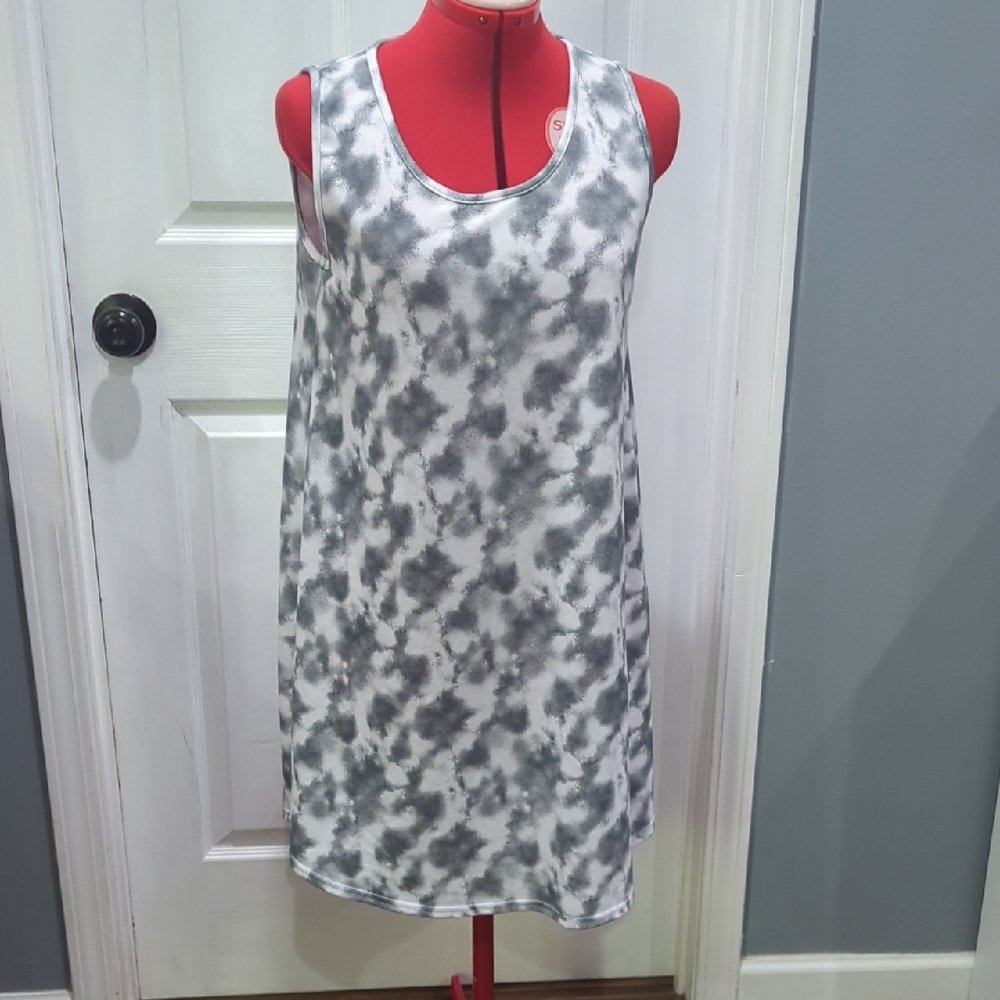 Gray and White Tie-Dye Sleeveless Dress